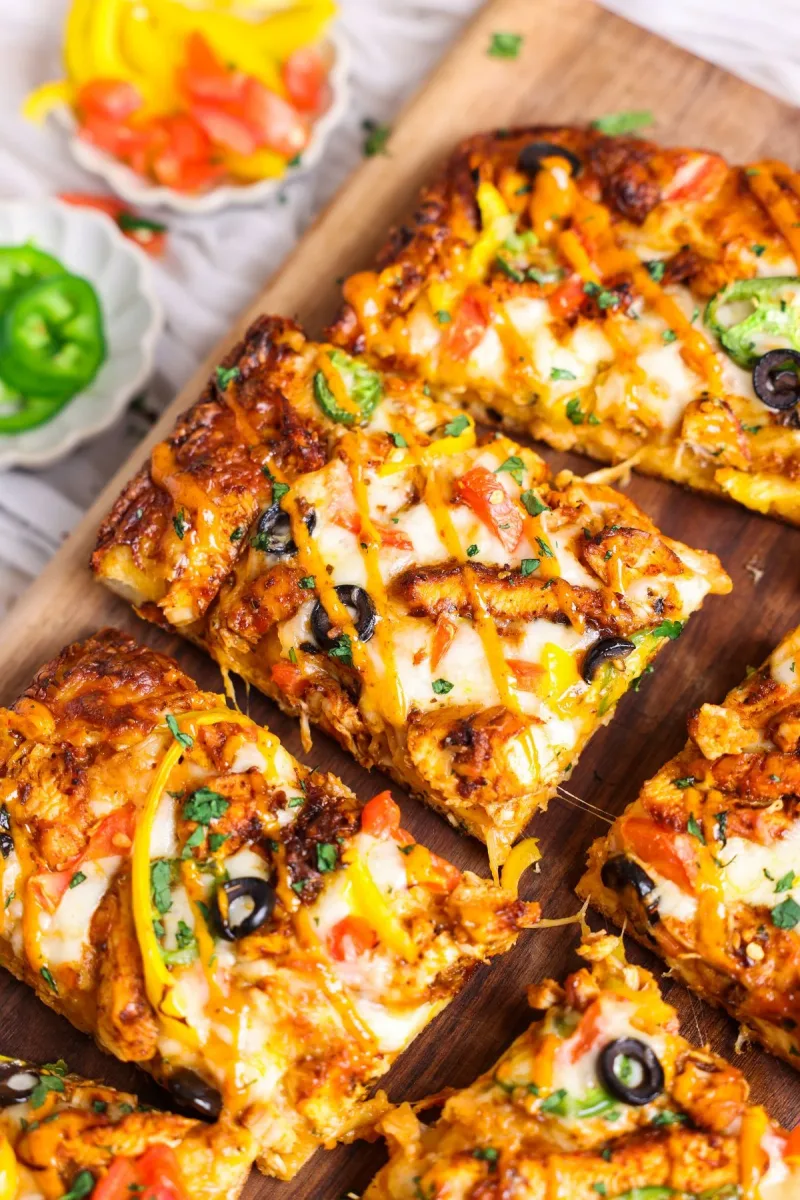 Cheesy chicken bread with peppers and herbs