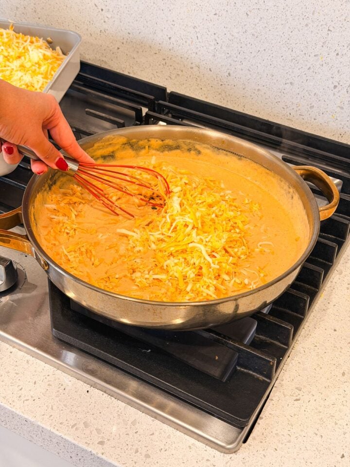 Creamy Baked Mac And Cheese With Crispy Breadcrumb Topping